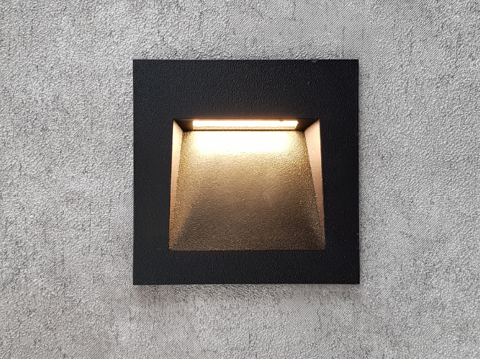  Чёрный квадратный светильник для лестницы Integrator Stairs Light IT-760-Black